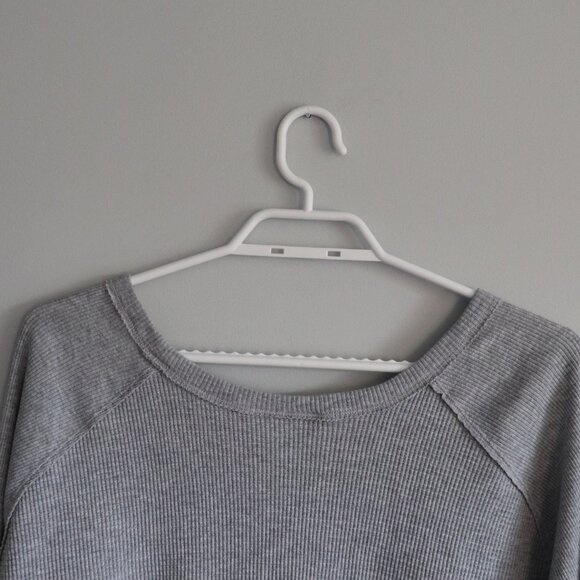 TNA Women's Sz M Grey Alder Crewneck Waffle Knit Thermal Long Sleeve Stretch Top - Picture 6 of 11